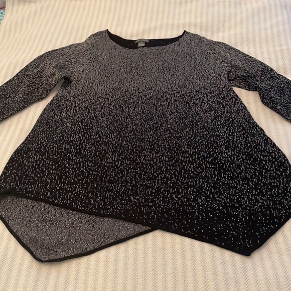 Chelsea & Theodore XL shimmer tunic w/asymmetrical hem. Perfect condition. ✨​​ - Picture 3 of 8